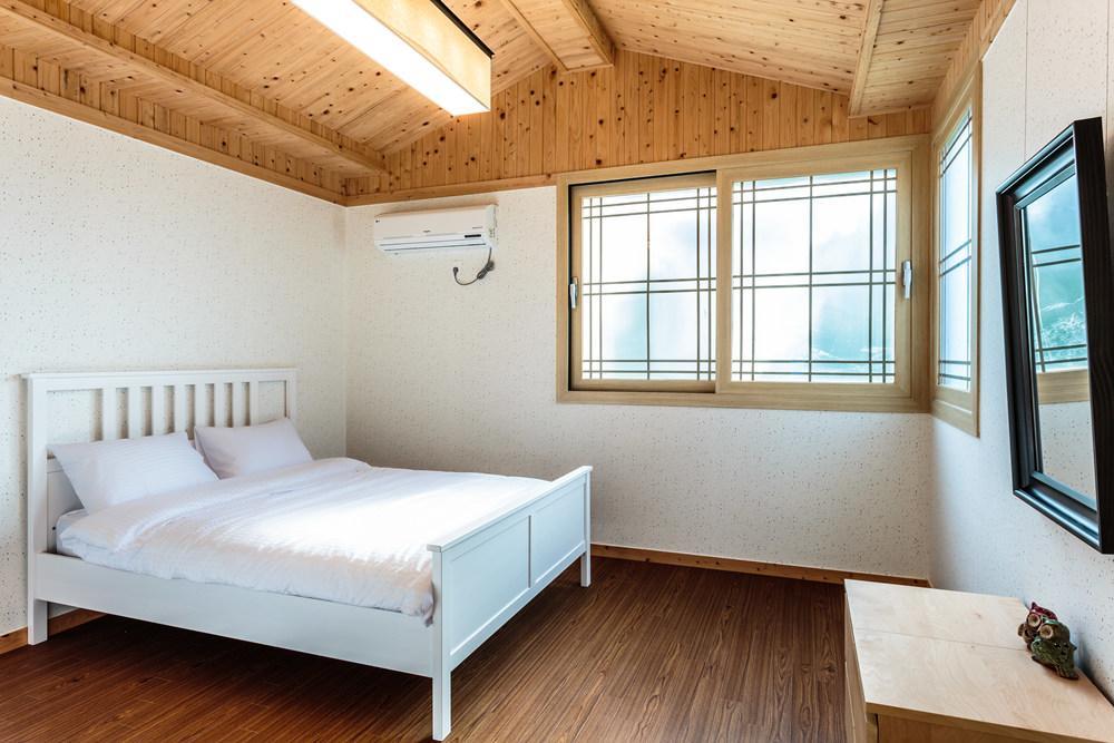Cobeach Familiar Pension Seogwipo-stad Buitenkant foto